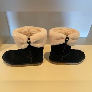 UGG Ramona Classic Short II Kids Girls size 4 Black Suede Bow Boots